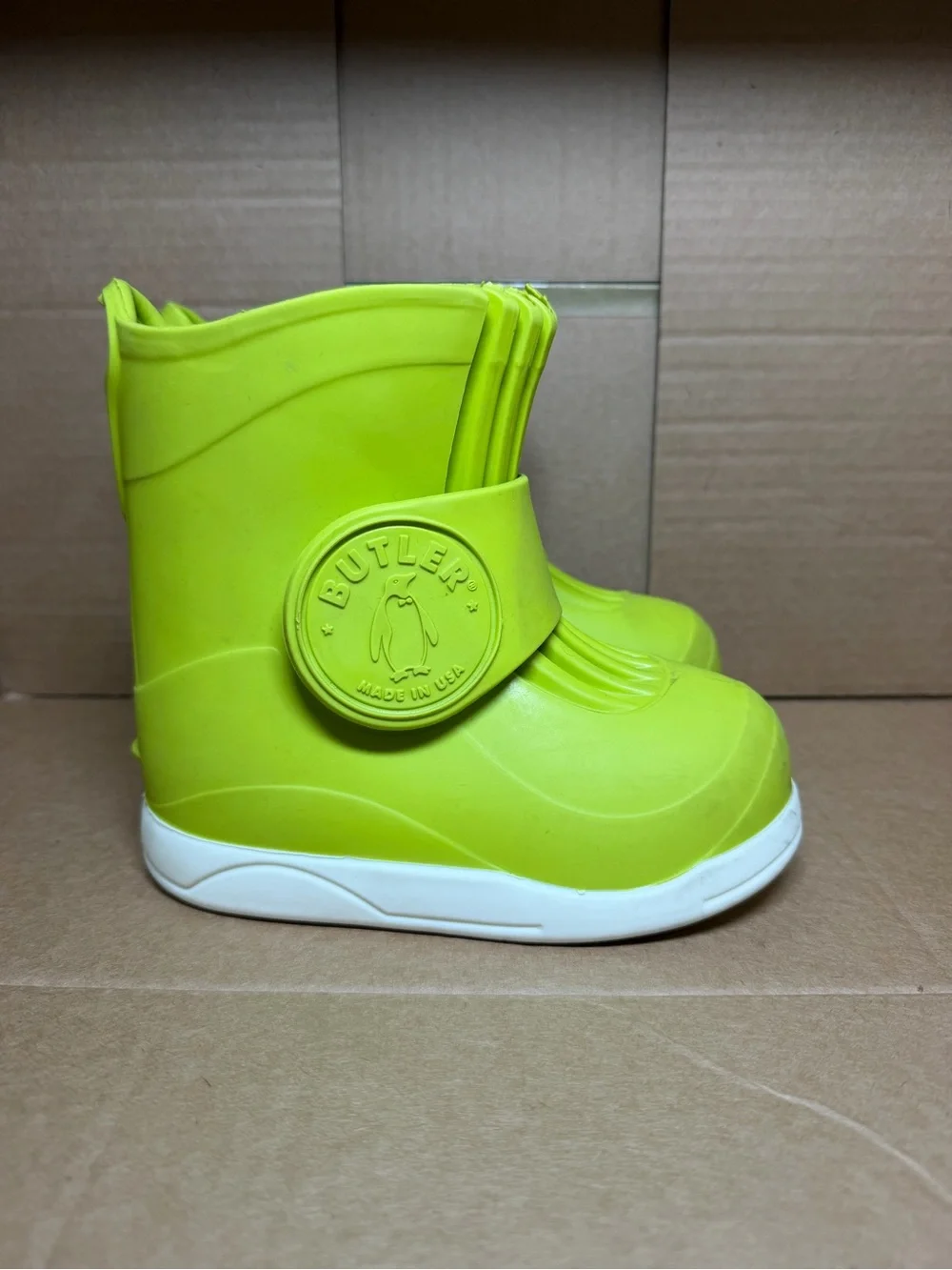 Kids over the shoe rain boot
